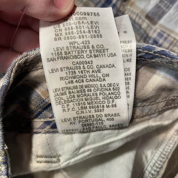 Levis Men 34 Blue/Tan Multicolor Plaid Relaxed Fit Sits at Knee Cargo Shorts NWT - Picture 12 of 12